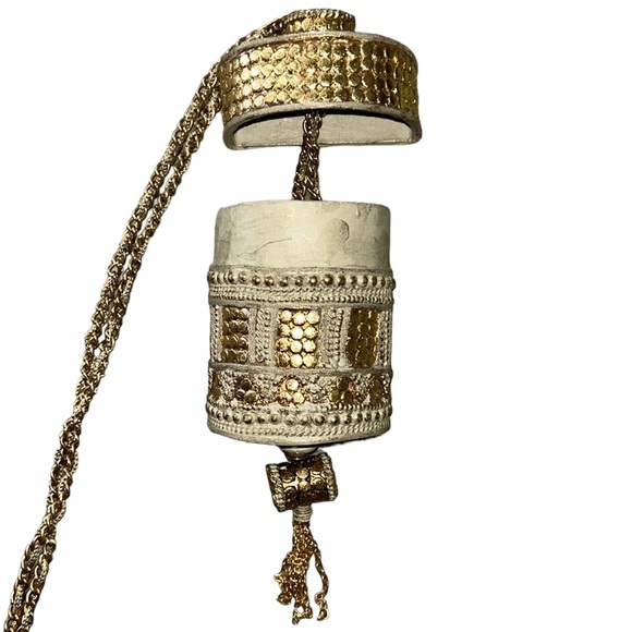 Vintage Handmade Ivory Metallic Gold Wood Curved Box Chain Tassel Crossbody - Picture 7 of 11